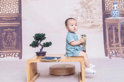 包头孕妇肚子上的黑线